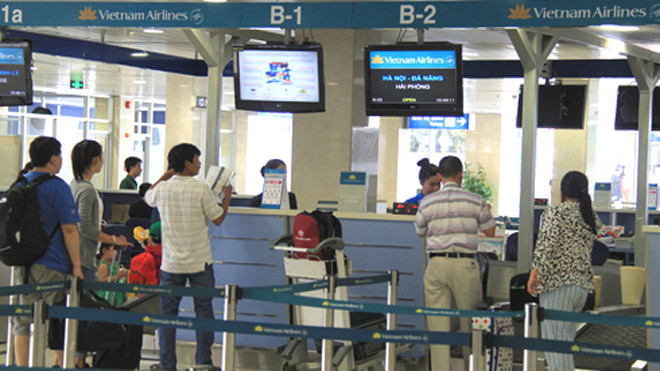 Hành khách vội vã dễ quên đồ tại sân bay. Ảnh: Đ.Loan