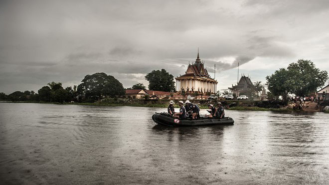 Người nhái phá bom ở Campuchia và cuộc đời bị tử thần rình rập