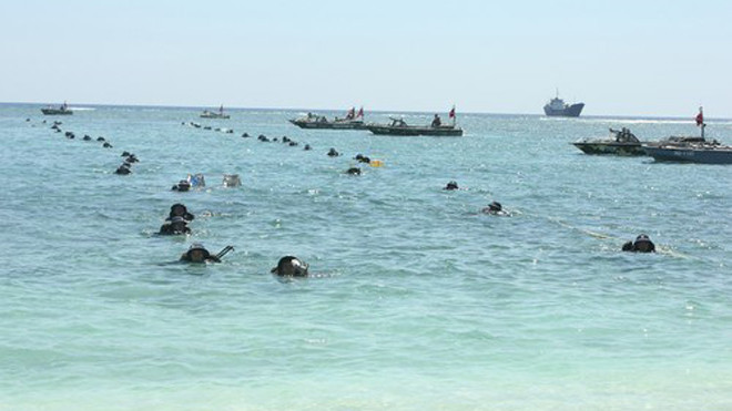 Lực lượng đặc công hải quân huấn luyện trên môi trường thực tế. Ảnh tư liệu