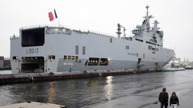 Tàu Mistral (Ảnh: TASS)