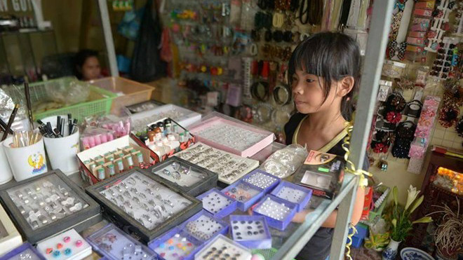 Cửa hàng đồng giá khó đứng vững trên thị trường bán lẻ cạnh tranh khốc liệt. Ảnh: Ngọc Lan. 