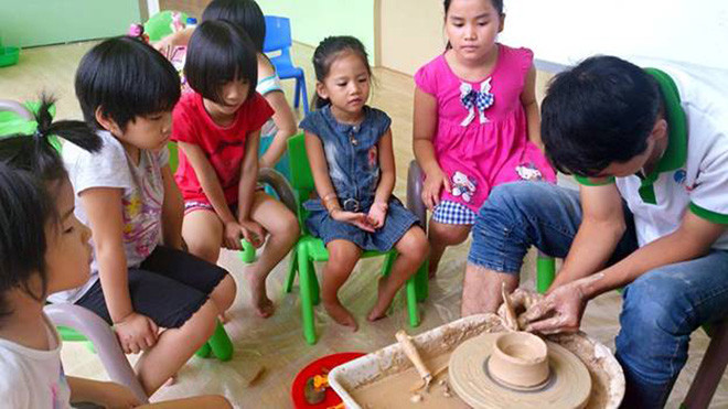 Giờ học làm gốm