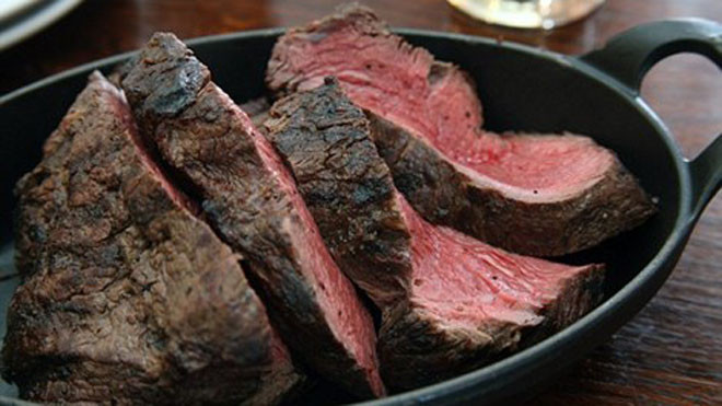 Nhà hàng còn phục vụ cả món thịt người ở Nigeria khiến dư luận chấn động. Ảnh minh họa: Daily Mail