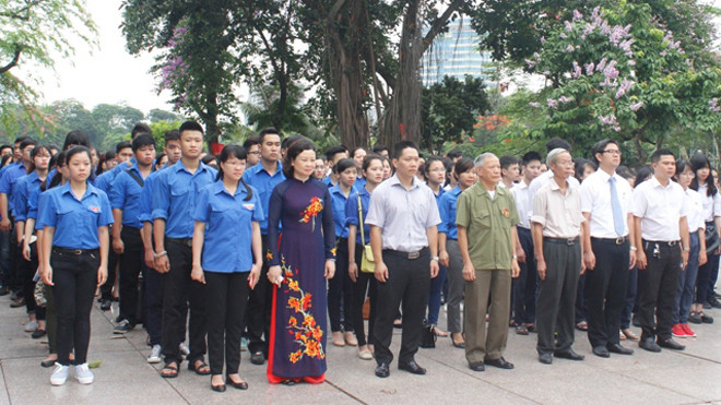Đoàn đại biểu tham dự chương trình.