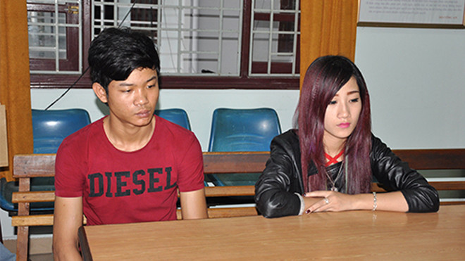 Huy và Huyền tại cơ quan công an. Ảnh: Ngọc Trường.