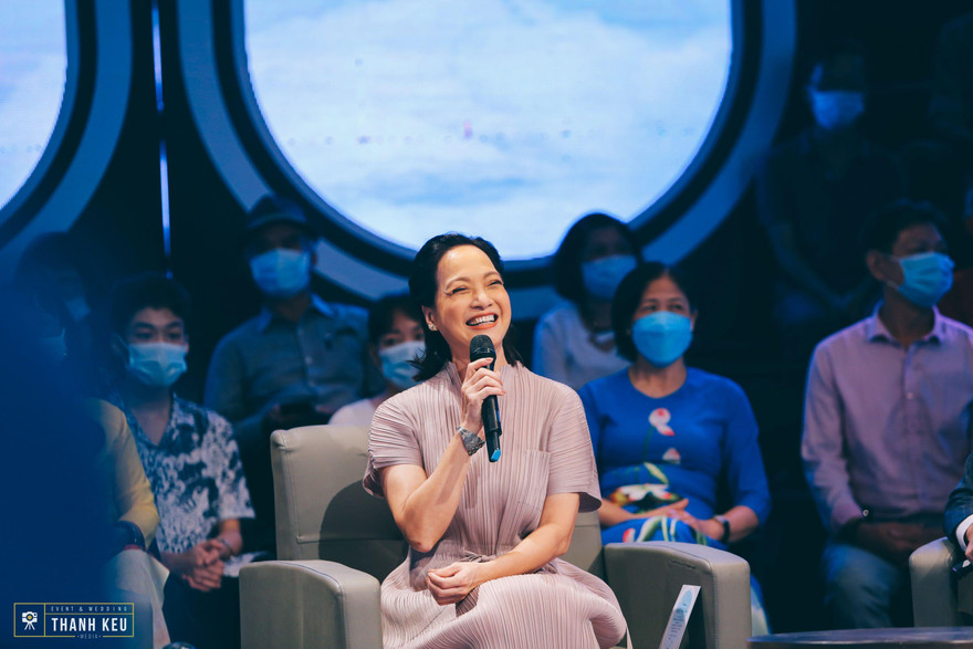 NSND Lê Khanh lần đầu hé lộ tuổi thơ nổi loạn 