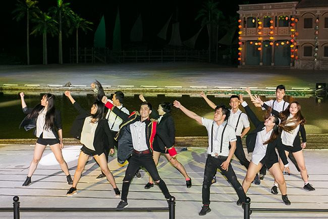 Nhóm RIO Crew biểu diễn tại Hội An…