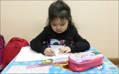 Cha mẹ nên rèn nếp tự học cho con như thế nào?