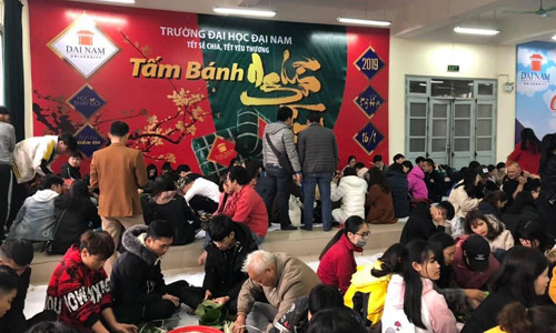 Đến hẹn lại lên, vừa qua, thầy và trò Trường ĐH Đại Nam nô nức chuẩn bị cho chương trình Tấm bánh nghĩa tình mùa 8.