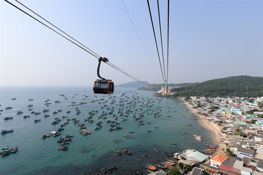 'Ánh sáng cuối đường hầm' của những phận nghèo nơi đảo Ngọc