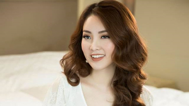 Nhan sắc mặn mà thu hút của hai nàng Á hậu làm MC VTV 