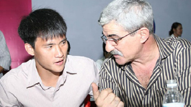 Công Vinh đàm phán mời HLV Calisto trở lại V-League?