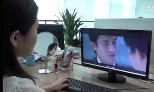 Cách chống thất tình “bá đạo”, thánh nữ công sở lên nóc nhà ninh chân giò bằng ăng-ten chảo