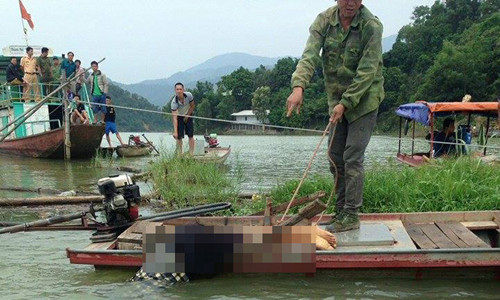 Phát hiện thi thể người đàn ông trên chiếc thuyền trôi tự do