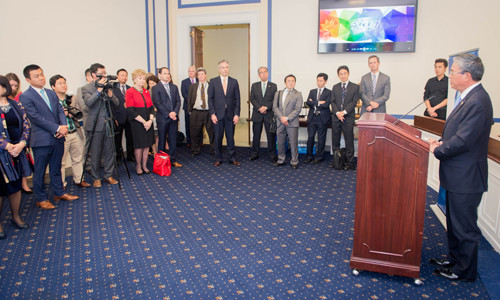 Đại sứ Việt Nam tại Mỹ Phạm Quang Vinh phát biểu tại lễ công bố