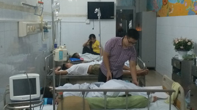 Mới nhất vụ học sinh lớp 7 bị bỏng ở trường học: 'Con tôi vẫn hoảng loạn và sợ bị kỷ luật'