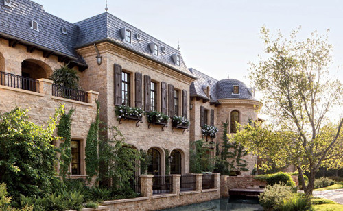 Biệt thự 40 triệu USD của siêu mẫu kiếm tiền giỏi nhất thế giới