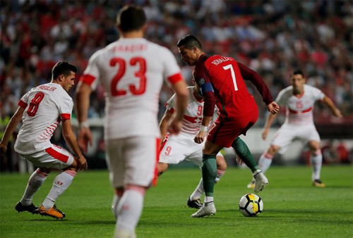 Ronaldo tiến gần kỷ lục ghi bàn tại 8 giải đấu lớn liên tiếp