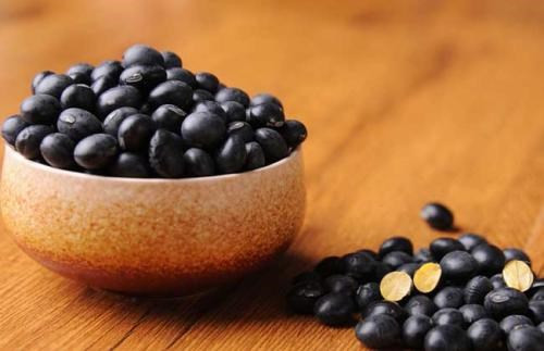Một nắm đỗ đen tốt như thang thuốc bổ 