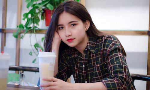 Nữ sinh chuyên Anh và nụ cười răng khểnh khiến dân mạng nổi sóng