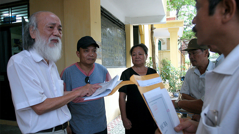 Chuyện 2 ông đồ gàn và 1 'ca đẻ khó'