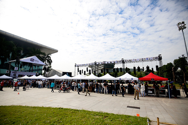 Please Show quy tụ các thương hiệu thiết bị biểu diễn chuyên nghiệp