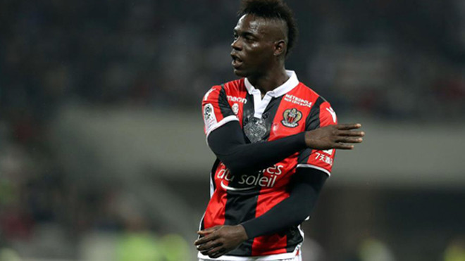 Balotelli hồi sinh sự nghiệp trong màu áo Nice. Ảnh: Reuters