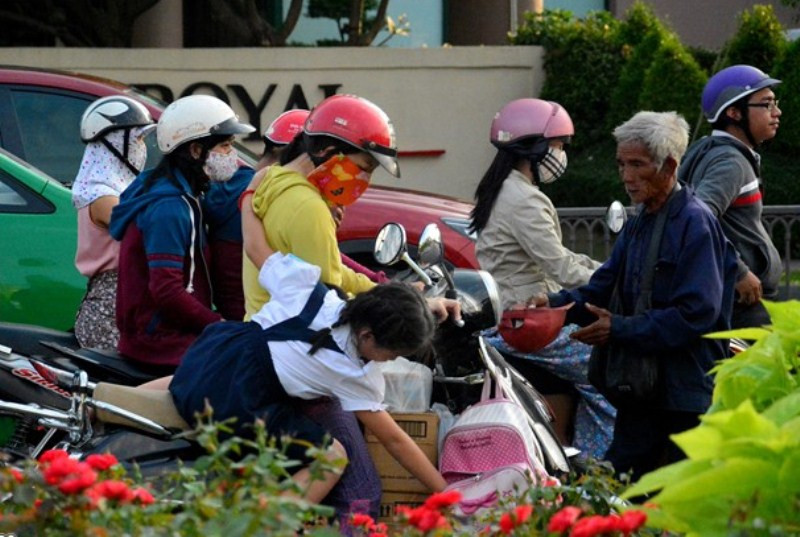 TPHCM vận động người dân không trực tiếp cho tiền người ăn xin