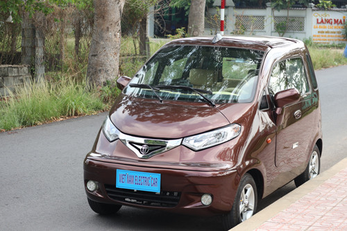 Người thợ chưa học hết lớp 9 chế tạo ôtô 'Made in Vietnam'