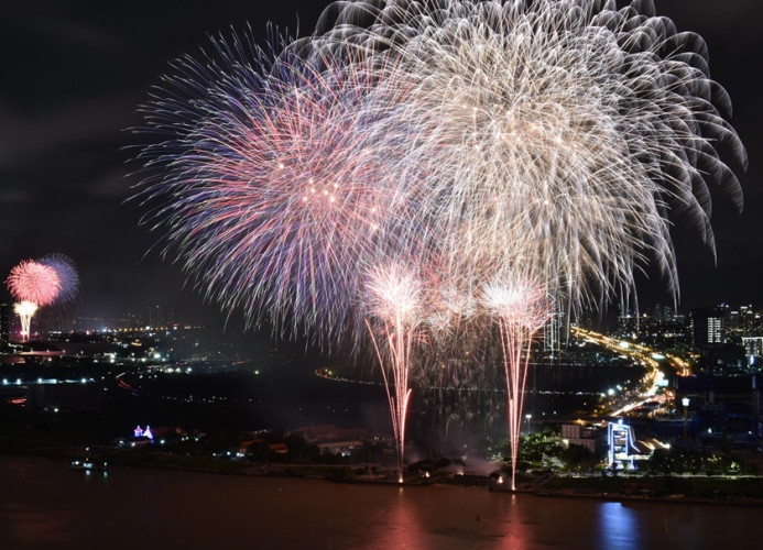Bình Dương sẽ bắn pháo hoa sau lễ công bố TT Thương mại Thế giới