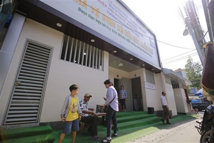 Nhà vệ sinh trước khi bị phá bỏ