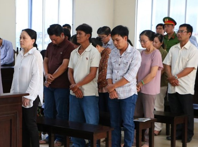 Tuyên án nhóm làm giả sổ đỏ vay tiền 'khủng' ở Bình Dương