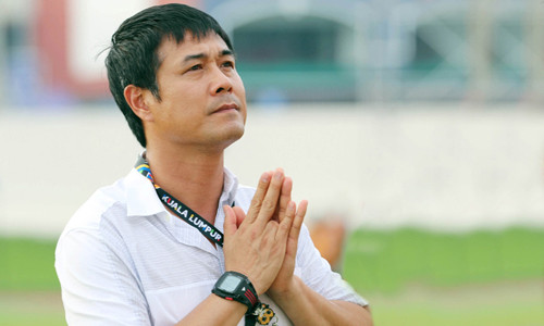 HLV Hữu Thắng hối tiếc khi không thể thắng Indonesia trong thế chơi hơn người để gặp Thái Lan với tinh thần và vị thế khác. Ảnh: Đức Đồng