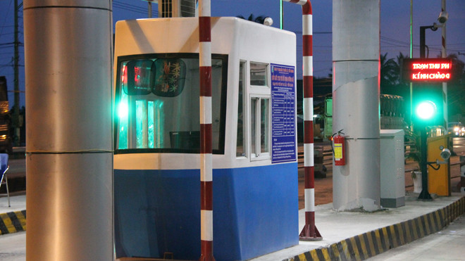 Trạm thu phí vắng tanh…