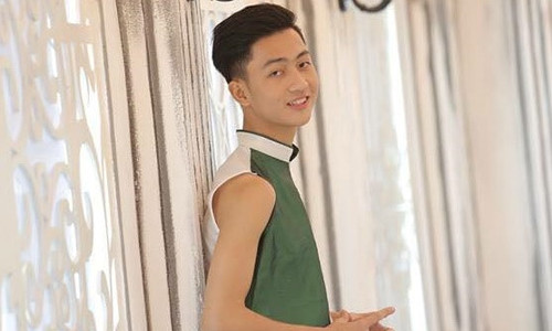 "Nam thần học đường" cao 1m88 nhận vô số lời kết bạn qua facebook