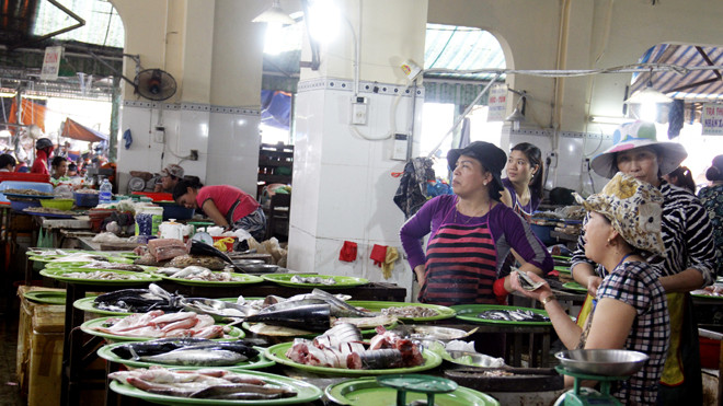 Quầy hàng hải sản của tiểu thương Đà Nẵng. Ảnh: Thanh Trần. 