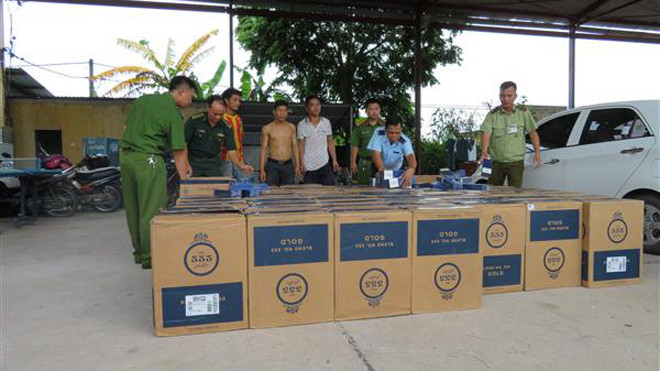 Toàn bộ tang vật bị lực lượng chức năng bắt giữ. (Ảnh: M. C)