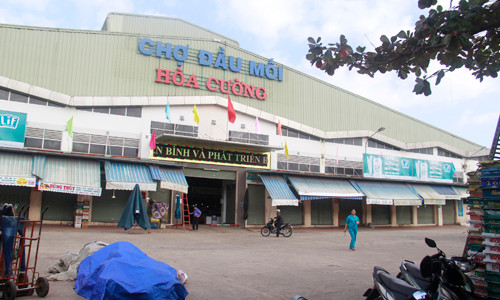 Chợ Hòa Cường là chợ đầu mối cung cấp nông sản chủ yếu cho TP. Đà Nẵng. Ảnh: Thanh Trần. 