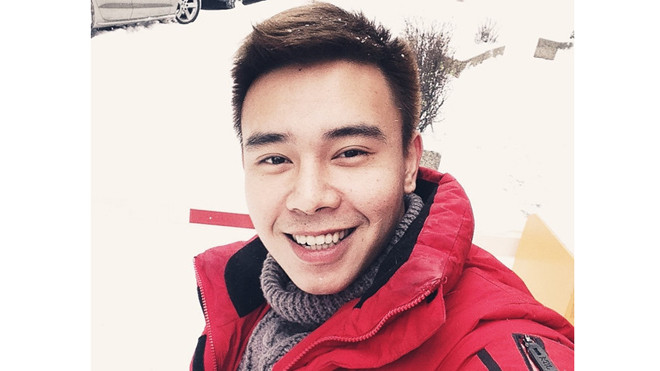 Đông Hùng cho biết đêm qua anh bị mất máu nhiều nên không đủ bình tĩnh để trả lời.