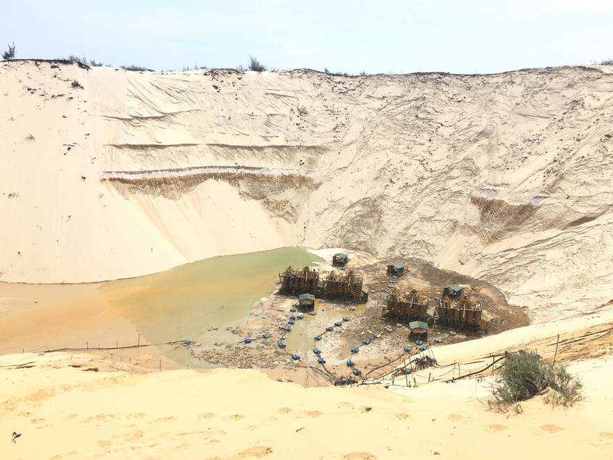 Khu vực khai thác ti tan của Công ty CP XNK Quảng Bình.