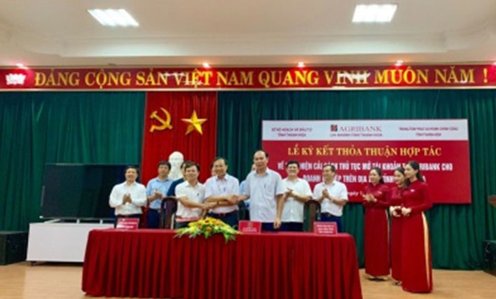 Agribank Thanh Hóa ký kết thỏa thuận hợp tác về cải cách thủ tục mở tài khoản 