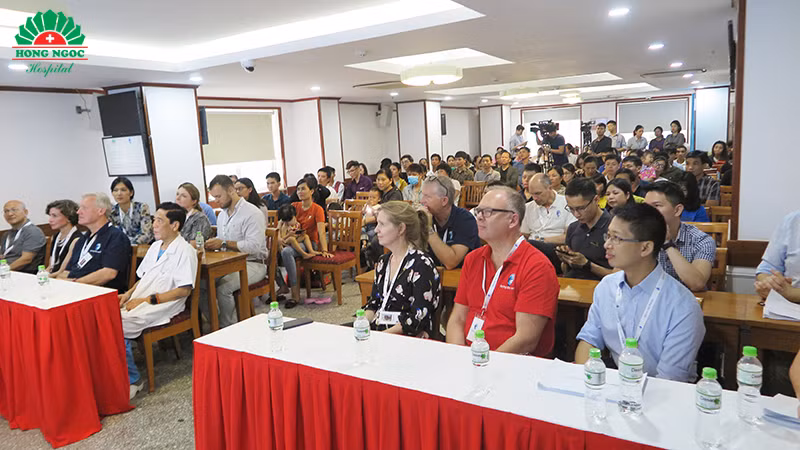 Toàn cảnh khai mạc chương trình hợp tác phẫu thuật dị tật từ thiện giữa BV Hồng Ngọc và Facing the World