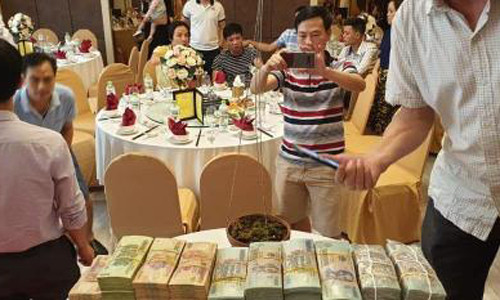 Thương vụ giao dịch 1 kie lan Phi điệp giá 3,5 tỷ đồng khiến nhiều người nghi ngờ.