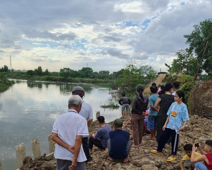 Ra sông bắt ốc làm mồi nhậu, người đàn ông mất tích