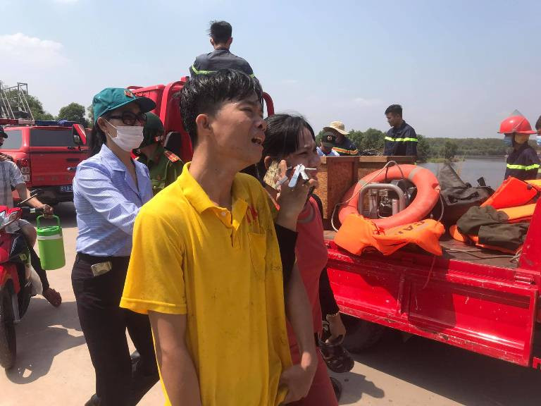 Rủ nhau tắm hồ, 2 chị em ruột đuối nước thương tâm