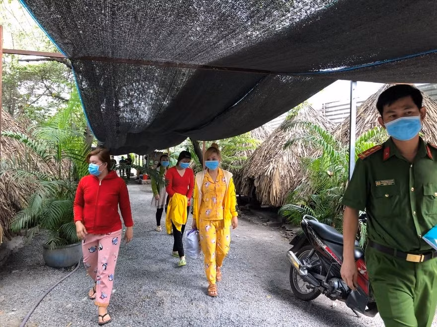 Bình Dương ra quân xử lý 'cà phê chòi’ sau phản ánh của báo Tiền Phong