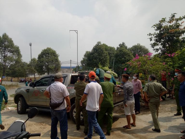 Khống chế kẻ ngáo đá chốt cửa, phóng hỏa đòi chết trong khu chung cư