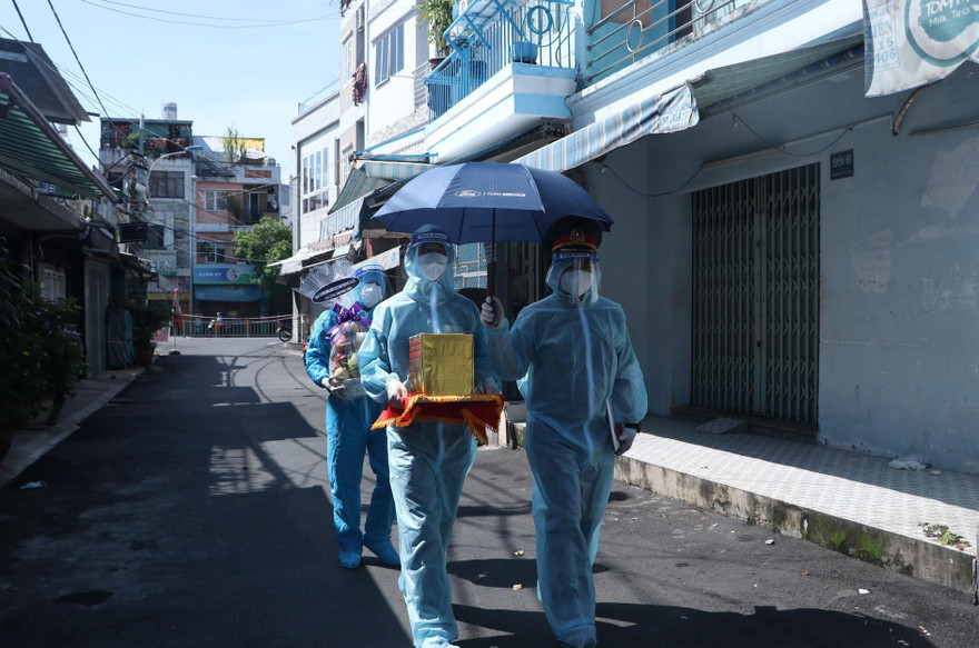 'Không thể quên hình ảnh cán bộ, chiến sỹ chăm sóc thi hài nạn nhân COVID-19'