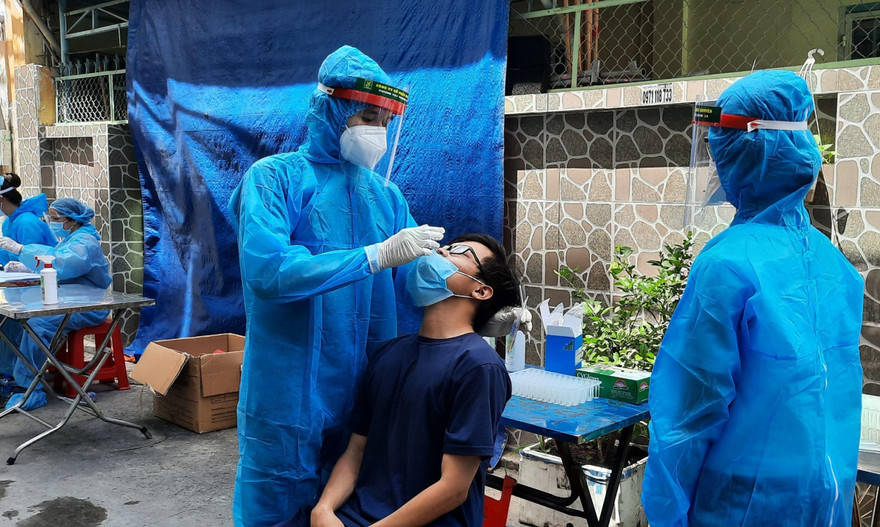 TPHCM sẽ tăng cường tầm soát, xét nghiệm nhằm sớm phát hiện biến chủng mới Omicron