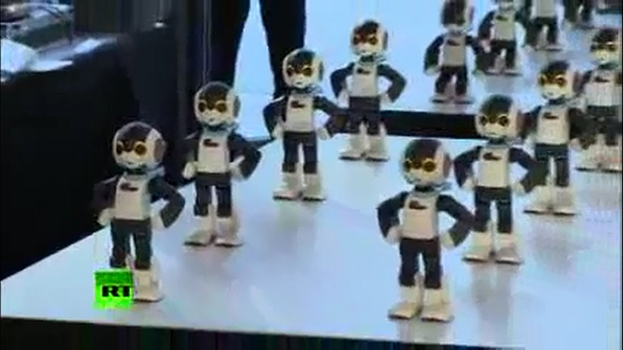 Ngộ nghĩnh 100 robot tí hon nhảy múa tập thể